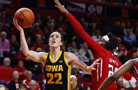 Caitlin Clark earns 14th career triple-double to lead No. 4 Iowa women to 103-69 rout of Rutgers